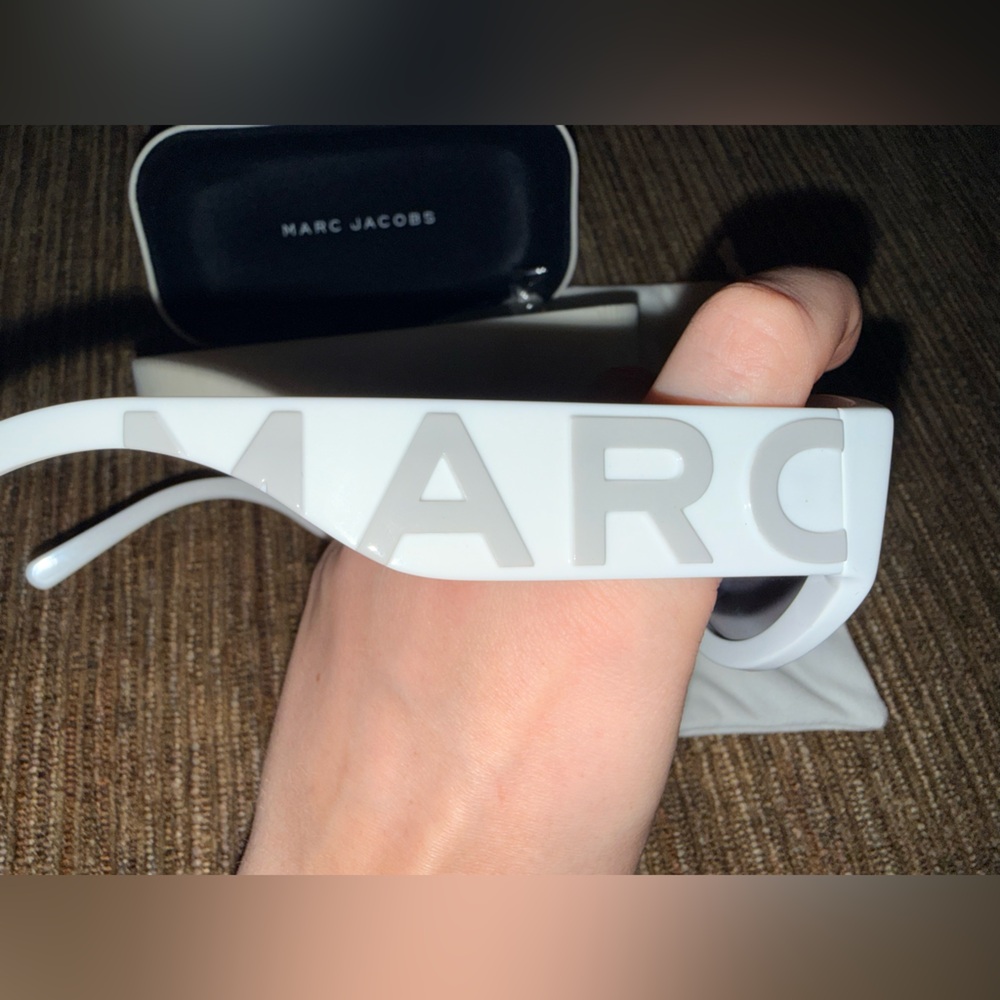 Marc Jacob’s sunglasses - Picture 3 of 7